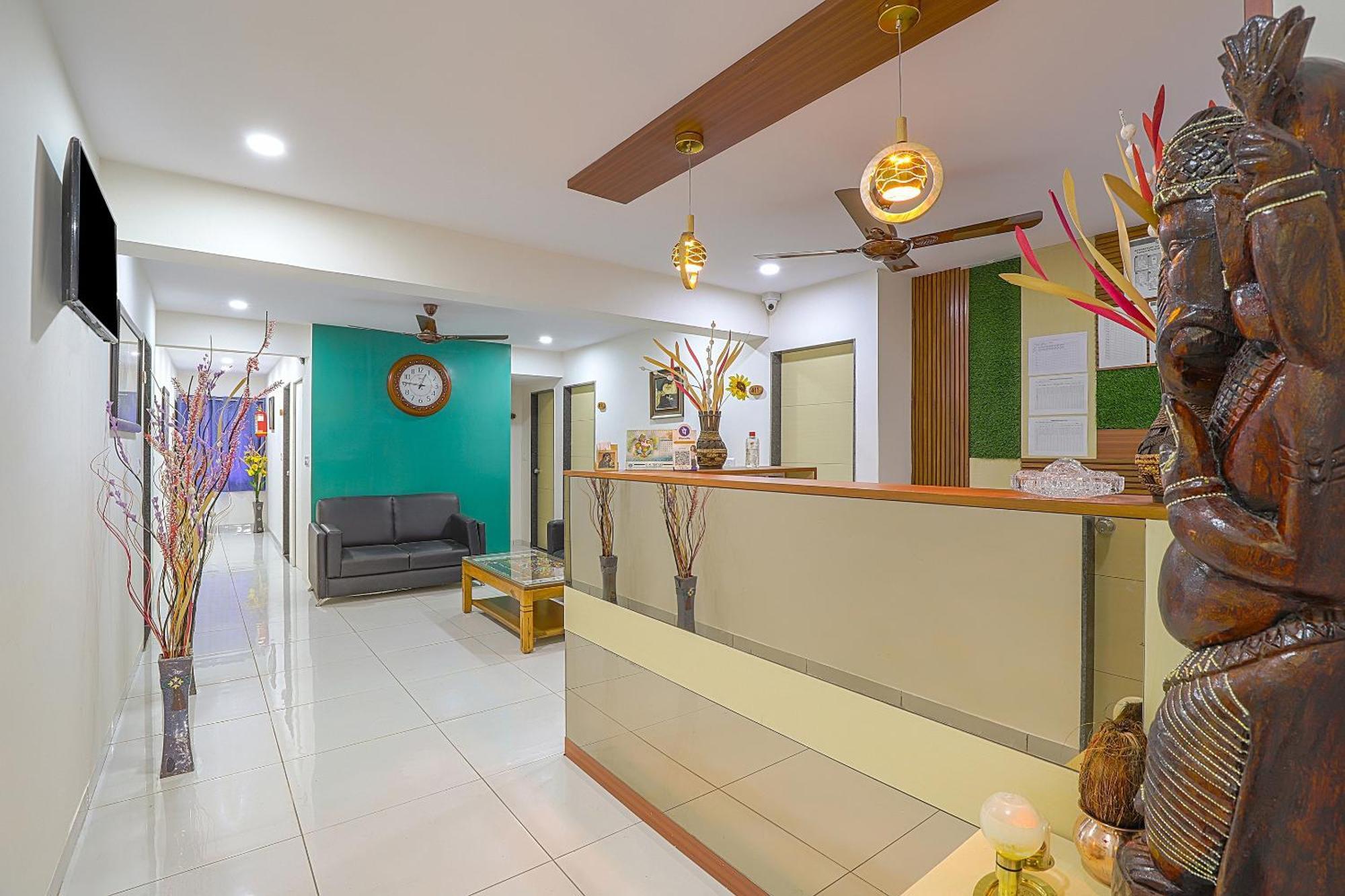 Hotel O La Veera 阿穆达巴 外观 照片